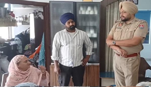 robbers strike former sarpanch  s house