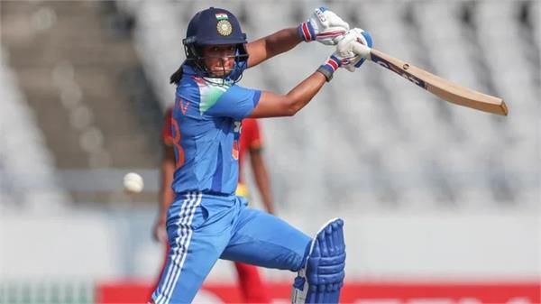india sets zimbabwe a target of 329 runs