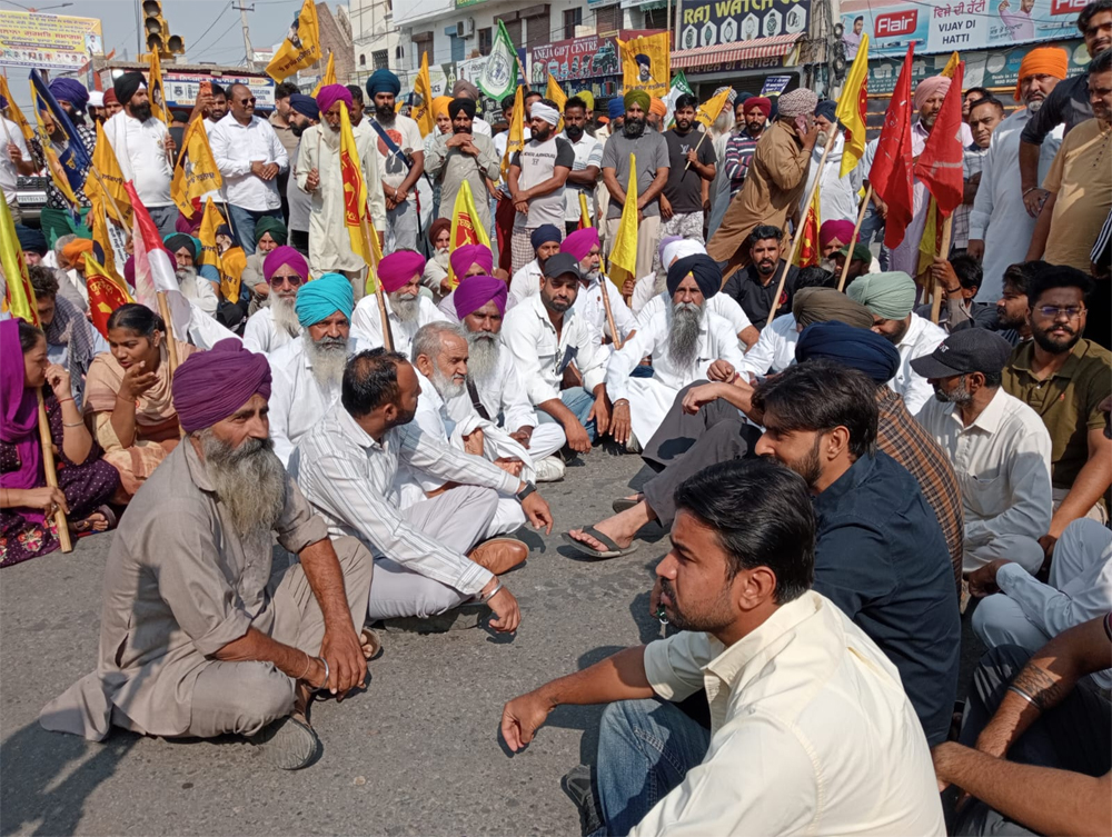 ਪਰਵਿੰਦਰ ਝੋਟਾ ਕਤਲ ਦੇ ਵਿਰੋਧ ''ਚ ਪੰਜਾਬ ਬੰਦ ਨੂੰ ਬਾਘਾਪੁਰਾਣਾ ’ਚ ਭਰਵਾਂ ਹੁੰਗਾਰਾ