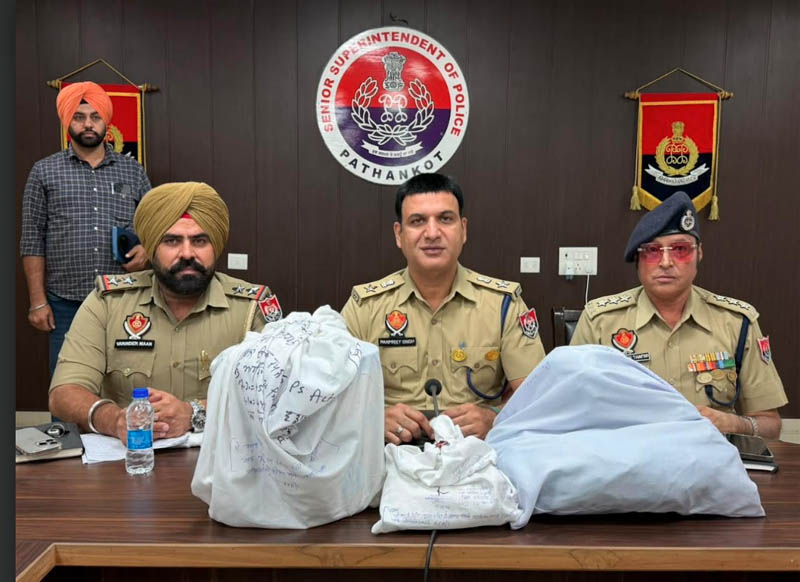 ਨਸ਼ਾ ਤਸਕਰੀ ਨੈੱਟਵਰਕ ਦਾ ਪਰਦਾਫ਼ਾਸ਼! ਕਰੋੜਾਂ ਦੀ ਹੈਰੋਇਨ ਸਮੇਤ ਔਰਤ ਸਣੇ ਦੋ ਮੁਲਜ਼ਮ ਗ੍ਰਿਫ਼ਤਾਰ