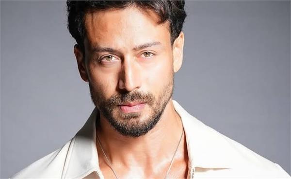 tiger shroff shooting case  all 11 accused in police custody