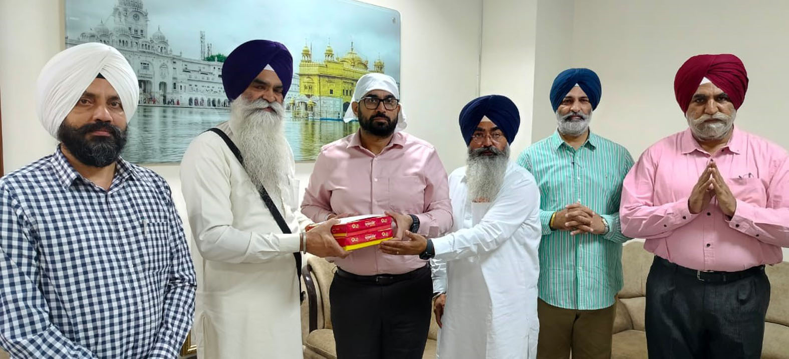 ਗੁਰੂ ਰਾਮਦਾਸ ਜੀ ਦੇ ਪ੍ਰਕਾਸ਼ ਦਿਹਾੜੇ ਸਬੰਧੀ ਡਿਪਟੀ ਕਮਿਸ਼ਨਰ ਤੇ ਪੁਲਸ ਕਮਿਸ਼ਨਰ ਨੂੰ ਦਿੱਤਾ ਸੱਦਾ ਪੱਤਰ