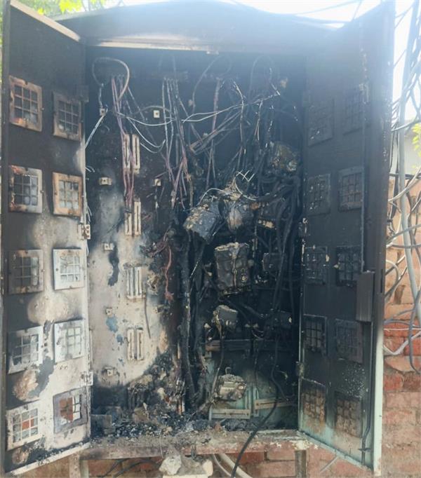fire breaks out in electricity meter box at midnight