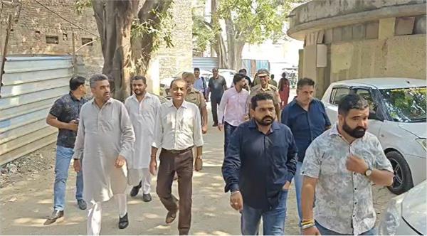 congress raises questions poor management jalandhar civil hospital