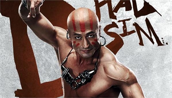 vidyut jammwal holding breath and not blinking for 16 minutes