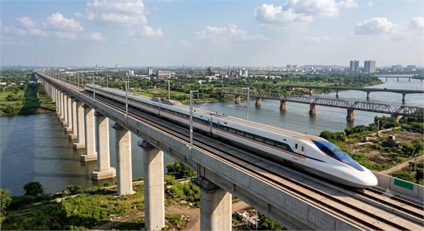 bullet train will run at a speed of 320 kmh in india