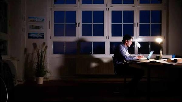 risk of blood clots in young people due to prolonged sitting