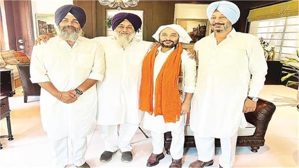 senior congress leader raminder awla joins akali dal