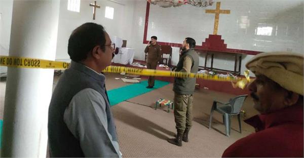 church vandalized in pakistan