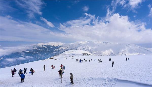 gulmarg records minus 8 8 degree temperature