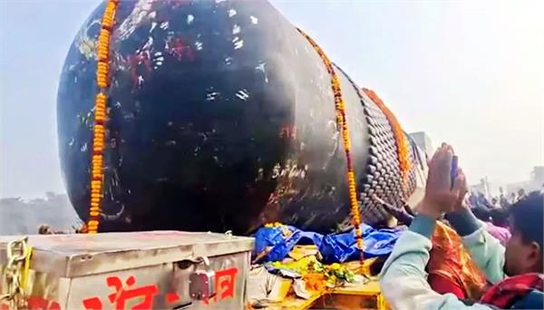 world  s largest shivling installed at virat ramayan mandir