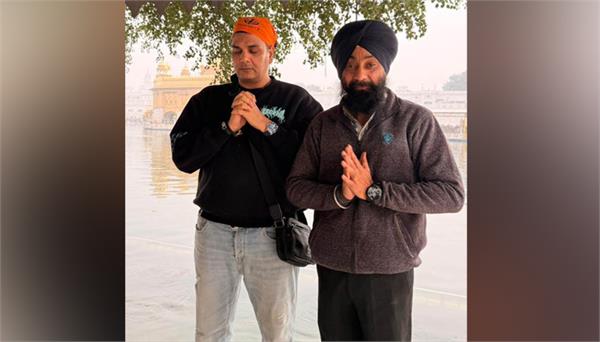 bollywood film casting director mukesh chhabra reaches sri darbar sahib