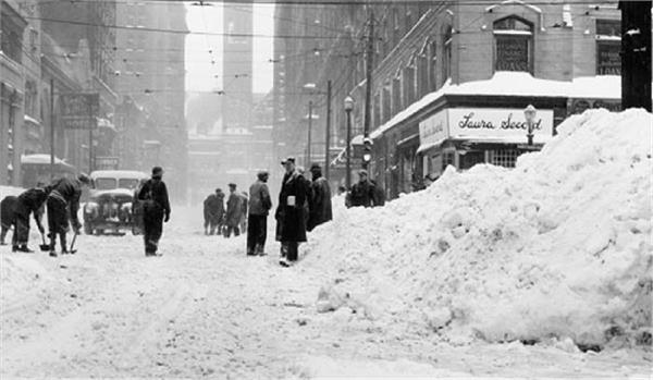 blizzard disrupts life in toronto  flights also affected