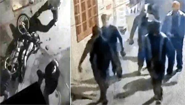 minor dispute over railway ticket turns violent