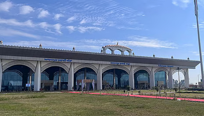 ਆਦਮਪੁਰ ਏਅਰਪੋਰਟ ਨੇ ਰਚਿਆ ਇਤਿਹਾਸ: ਖਰਾਬ ਮੌਸਮ ਦੇ ਬਾਵਜੂਦ 99.2% ਯਾਤਰੀਆਂ ਨਾਲ ਬਣਿਆ ਨਵਾਂ ਰਿਕਾਰਡ