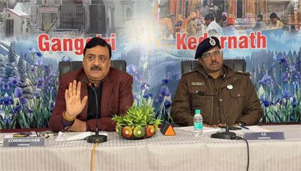 ban on phones and cameras in chardham temple complexes