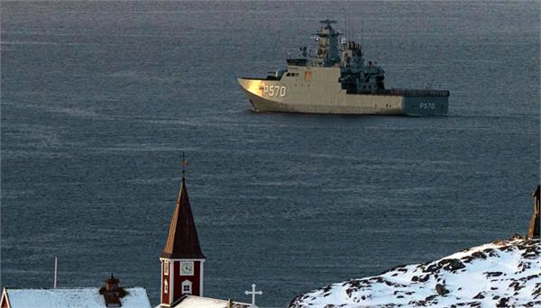 several european troops arriving in arctic island