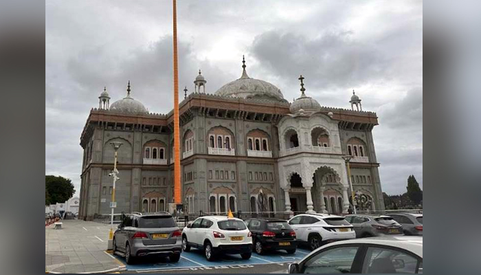 UK ਦੇ ਗ੍ਰੇਵਸੈਂਡ ਗੁਰਦੁਆਰਾ ਸਾਹਿਬ ''ਚ ਹੰਗਾਮਾ: 4 ਲੋਕ ਗ੍ਰਿਫ਼ਤਾਰ, ਪ੍ਰਬੰਧਕੀ ਕਮੇਟੀ ਨੇ ਘਟਨਾ ਦੀ ਕੀਤੀ ਨਿੰਦਾ