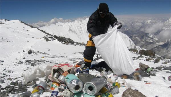 mount everest will become a mountain of garbage
