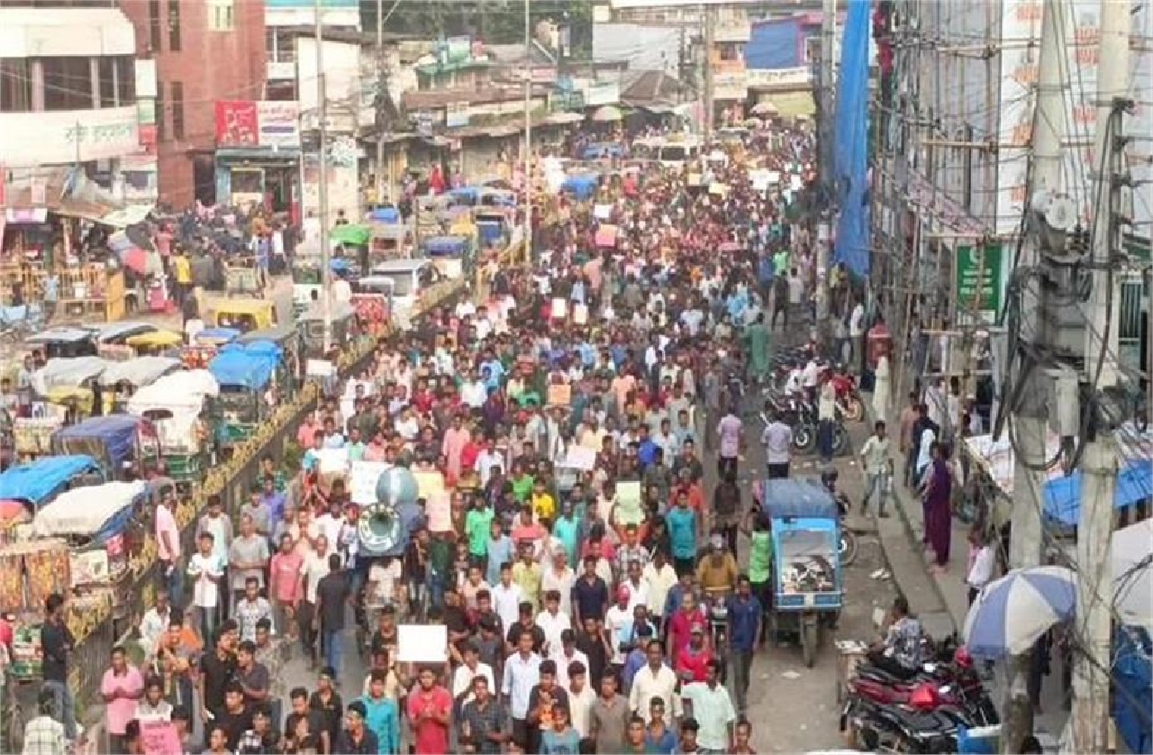 ‘ਬੰਗਲਾਦੇਸ਼ ਕੱਟੜਪੰਥੀ ਤਾਕਤਾਂ ਦੇ ਪੰਜੇ ’ਚ’ ਹਿੰਦੂਆਂ ’ਤੇ ਵਧ ਰਹੇ ਹਮਲੇ!