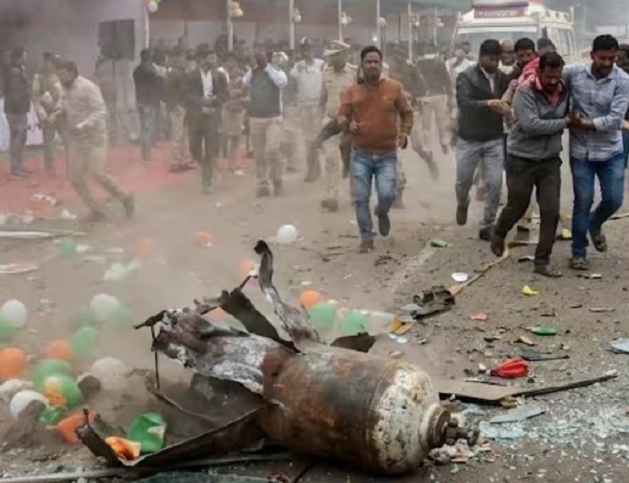 ਮਹਾਰਾਸ਼ਟਰ : ਗਣਤੰਤਰ ਦਿਵਸ 'ਤੇ ਪੁਲਸ ਪਰੇਡ ਗਰਾਊਂਡ ਨੇੜੇ ਜ਼ੋਰਦਾਰ ਧਮਾਕਾ, ਕਈ ਜ਼ਖ਼ਮੀ