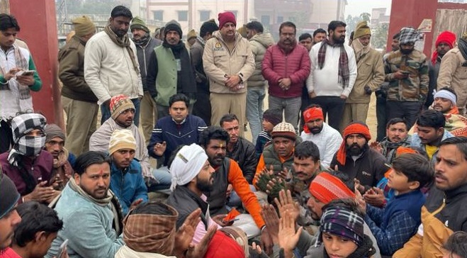 ਪ੍ਰਭਾਤਫੇਰੀ ਨੂੰ ਲੈ ਕੇ ਪੈ ਗਿਆ ਪੰਗਾ ! ਹਾਲਾਤ ਹੋਏ ਬੇਕਾਬੂ, ਬਦਾਯੂੰ ਪੁਲਸ ਨੂੰ ਕਰਨਾ ਪਿਆ ਲਾਠੀਚਾਰਜ