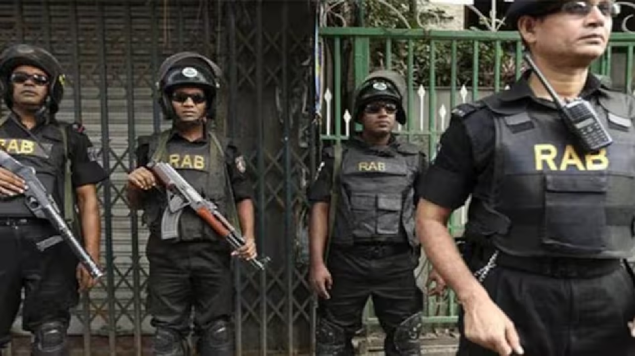 ਬੰਗਲਾਦੇਸ਼ ''ਚ ਵਾਪਰੀ ਇੱਕ ਹੋਰ ਵੱਡੀ ਘਟਨਾ, ਚਟਗਾਓਂ ''ਚ RAB ਅਧਿਕਾਰੀ ਨੂੰ ਭੀੜ ਨੇ ਕੁੱਟ-ਕੁੱਟ ਮਾਰ ''ਤਾ