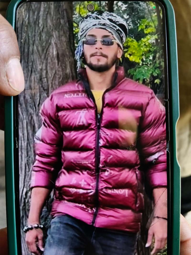 Punjab: ਸੜਕ ''ਤੇ ਖੜ੍ਹੀ ਕਾਰ ਦਾ ਅੰਦਰਲਾ ਹਾਲ ਵੇਖ ਲੋਕਾਂ ਨੇ ਉੱਡੇ ਹੋਸ਼, ਇਸ ਹਾਲ ''ਚ ਮਿਲਿਆ ਨੌਜਵਾਨ