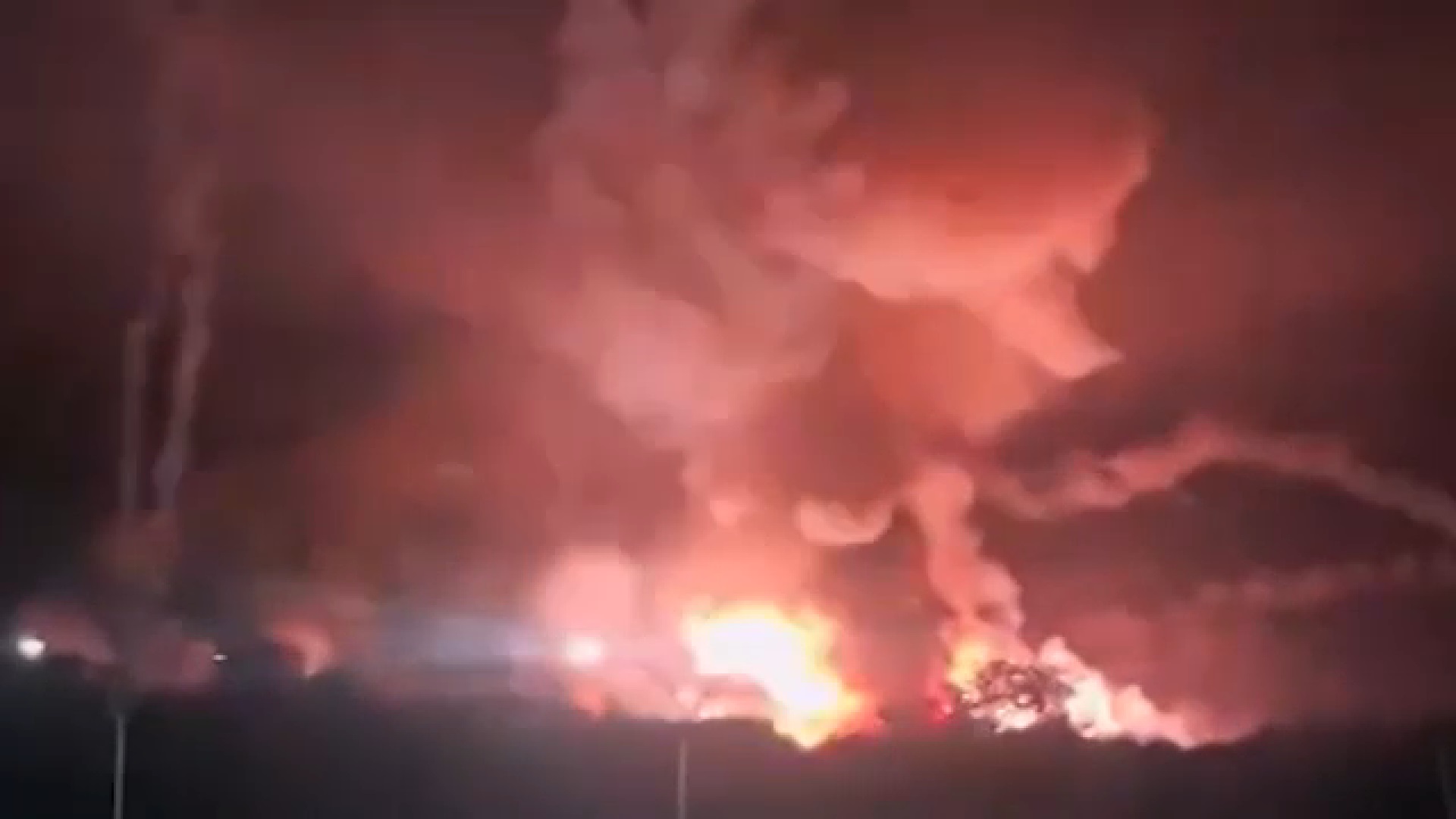 ਵੈਨੇਜ਼ੁਏਲਾ ਦੇ ਤੇਲ ਭੰਡਾਰ 'ਤੇ ਅਮਰੀਕਾ ਦੀ ਅੱਖ ਜਾਂ ਕੱਢਿਆ 26 ਸਾਲ ਪੁਰਾਣਾ ਵੈਰ ? ਜਾਣੋ ਕਿਉਂ ਕੀਤੀ Airstrike