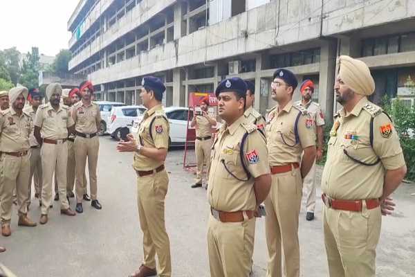 ਫਤਿਹਗੜ੍ਹ ਸਾਹਿਬ ''ਚ ਜ਼ੋਰਦਾਰ ਧਮਾਕਾ! ਘਰਾਂ ਦੇ ਦਰਵਾਜ਼ੇ ਤੇ ਸ਼ੀਸ਼ੇ ਤੱਕ ਹਿੱਲ ਗਏ