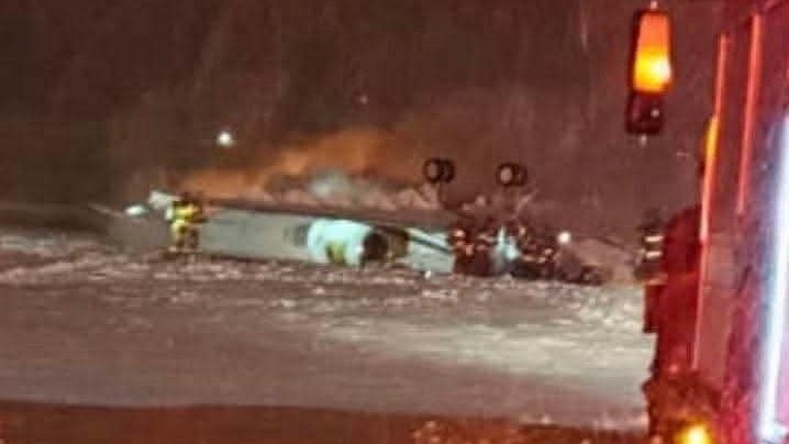 ਟੇਕਆਫ਼ ਕਰਦਿਆਂ ਹੀ ਕ੍ਰੈਸ਼ ਹੋ ਗਿਆ ਸਵਾਰੀਆਂ ਨਾਲ ਭਰਿਆ ਜਹਾਜ਼ ! US ''ਚ ਤੂਫ਼ਾਨ ਕਾਰਨ ਵਾਪਰਿਆ ਹਾਦਸਾ