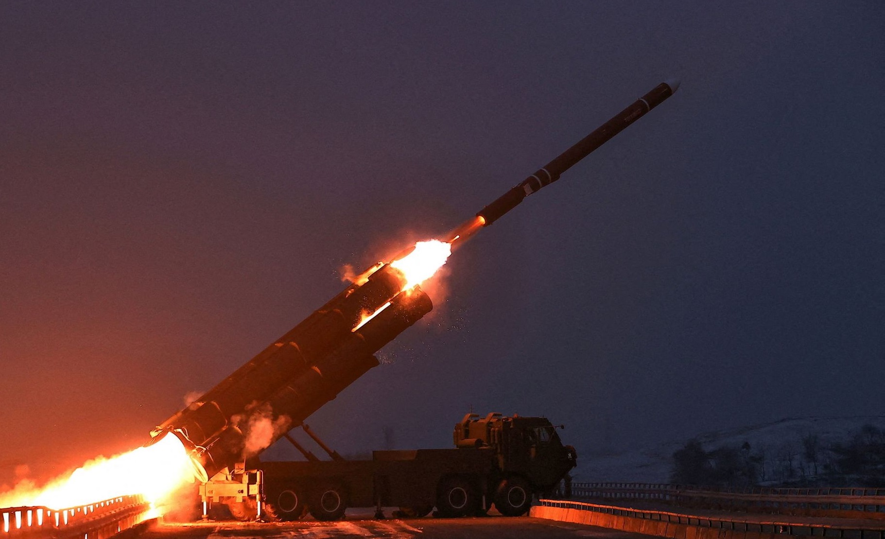 ਅਮਰੀਕਾ ਦੀ ਏਅਰਸਟ੍ਰਾਈਕ ਮਗਰੋਂ ਉੱਤਰੀ ਕੋਰੀਆ ਨੇ ਵੀ ਛੱਡ''ਤੀਆਂ ਮਿਜ਼ਾਈਲਾਂ ! ਹਾਈ ਅਲਰਟ ਜਾਰੀ