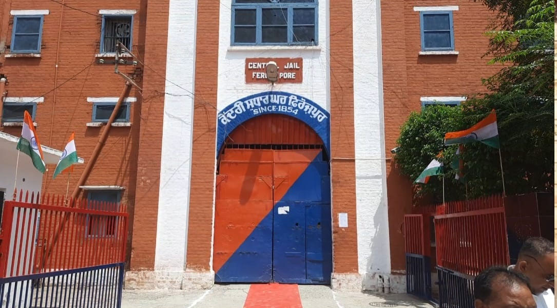 ਕੇਂਦਰੀ ਜੇਲ੍ਹ ’ਚੋਂ 17 ਮੋਬਾਈਲ ਫੋਨ ਬਰਾਮਦ, 16 ਕੈਦੀਆਂ ਤੇ ਹਵਾਲਾਤੀਆਂ ਖਿਲਾਫ ਮਾਮਲਾ ਦਰਜ