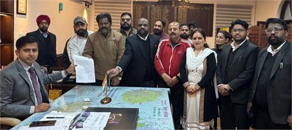 bhagwan valmiki welfare association submits memorandum to dc