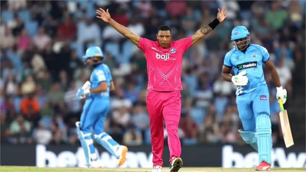 baartman  s hat trick sends paarl royals into sa t20 playoffs