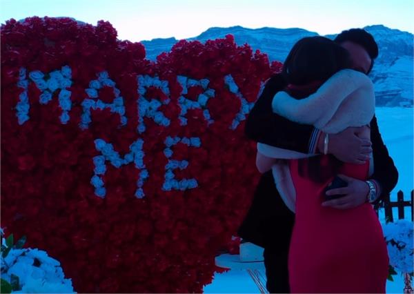 famous actress is going to tie the knot  lover proposes in snowy valleys