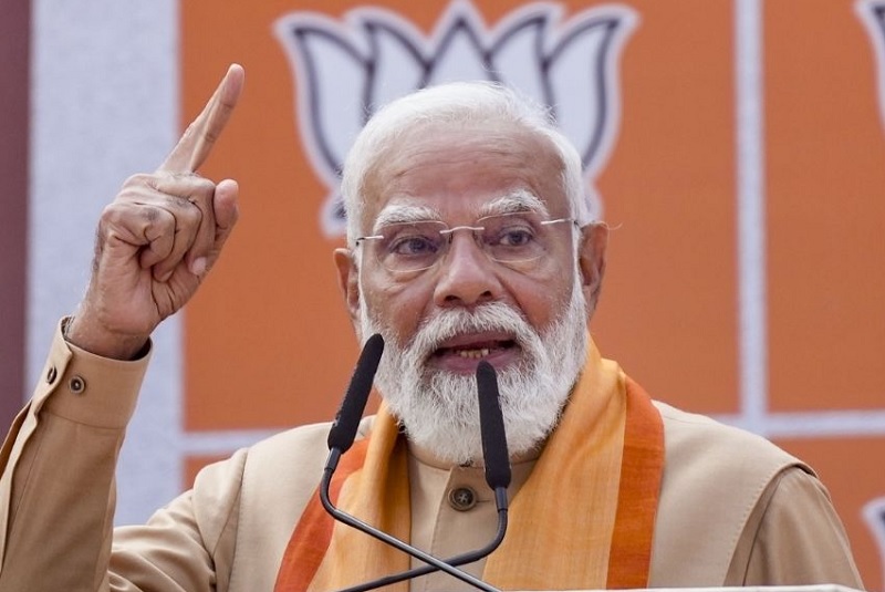 PM ਮੋਦੀ ਨੇ ਵਿਕਾਸ ਪ੍ਰਾਜੈਕਟਾਂ ਦਾ ਕੀਤਾ ਉਦਘਾਟਨ, ਨਵੀਆਂ ਟਰੇਨ ਸੇਵਾਵਾਂ ਨੂੰ ਦਿਖਾਈ ਹਰੀ ਝੰਡੀ