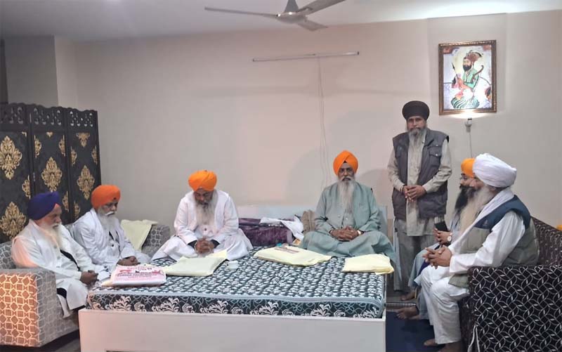 ਤਖ਼ਤ ਸ੍ਰੀ ਪਟਨਾ ਸਾਹਿਬ ਦੇ ਜਥੇਦਾਰ ਸਾਹਿਬਾਨ ਨਾਲ ਬਾਬਾ ਜਸਪਾਲ ਸਿੰਘ ਵੱਲੋਂ ਮੀਟਿੰਗ