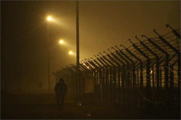 bsf encounters smugglers who came to heroin consignment