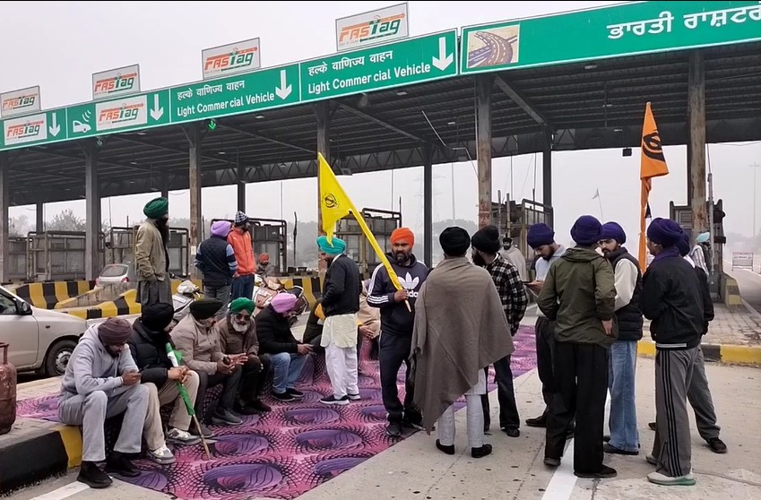 ਪੰਜਾਬ ਦਾ ਮਸ਼ਹੂਰ ਟੋਲ ਪਲਾਜ਼ਾ ਹੋਇਆ ਫ਼ਰੀ! ਬਿਨਾਂ ਟੈਕਸ ਦਿੱਤੇ ਲੰਘ ਰਹੀਆਂ ਗੱਡੀਆਂ