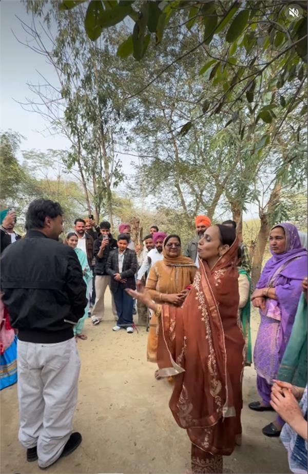 bunty bains performed the ritual of playing   chhitiyan   with his wife