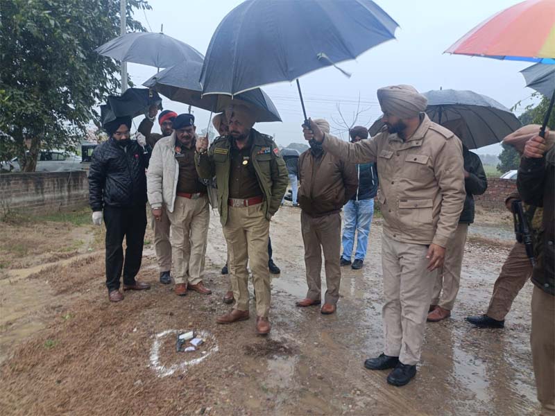 ਪੰਜਾਬ 'ਚ ਭਾਰੀ ਬਾਰਿਸ਼ ਵਿਚਾਲੇ ਵੱਡਾ ਐਨਕਾਊਂਟਰ! ਸ਼ੂਟਰ ਨਾਲ ਪੁਲਸ ਦਾ ਮੁਕਾਬਲਾ, ਚੱਲੀਆਂ ਤਾੜ-ਤਾੜ ਗੋਲ਼ੀਆਂ