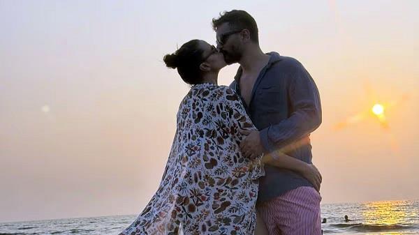 romance liplock new year celebration bikini look