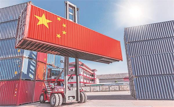 forget trump  s tariffs  the real threat is china  s trade surplus