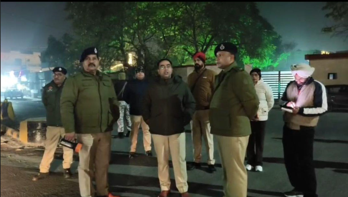 ਗਣਤੰਤਰ ਦਿਵਸ ਦੇ ਮੱਦੇਨਜ਼ਰ ਸਪੈਸ਼ਲ ਨਾਕਾਬੰਦੀ, SSP ਅਦਿਤਿਆ ਨੇ ਖੁਦ ਕੀਤੀ ਚੈਕਿੰਗ