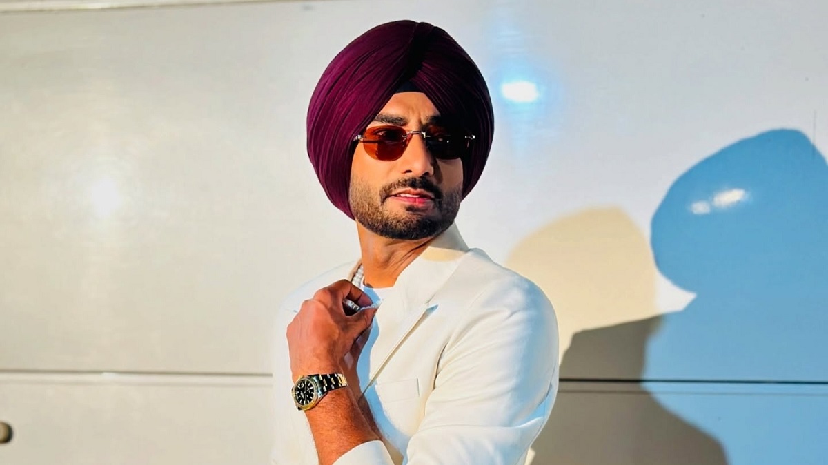 “ਪੁੱਤ ਮੈਂ ਕਿਹੜਾ ਇੱਥੇ ਦਾਲ ਵਰਤਾਉਣ ਡਿਆਂ” ਜਦੋਂ ਰਣਜੀਤ ਬਾਵਾ ਤੋਂ ਫੈਨ ਨੇ ਡੂਨੇ ‘ਤੇ ਮੰਗ ਲਿਆ ਆਟੋਗ੍ਰਾਫ