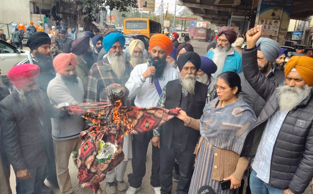 ਸੱਜਣ ਕੁਮਾਰ ਨੂੰ ਬਰੀ ਕਰਨ ਖ਼ਿਲਾਫ਼ ਖਰੜ ''ਚ ਪ੍ਰਦਰਸ਼ਨ, ਪੁਤਲਾ ਫੂਕਿਆ