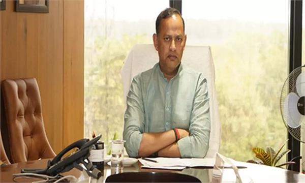 bjp leader  ravinder indraj singh  atishi