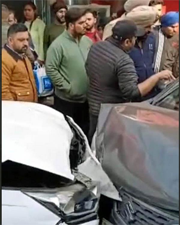 out of control car on majitha road