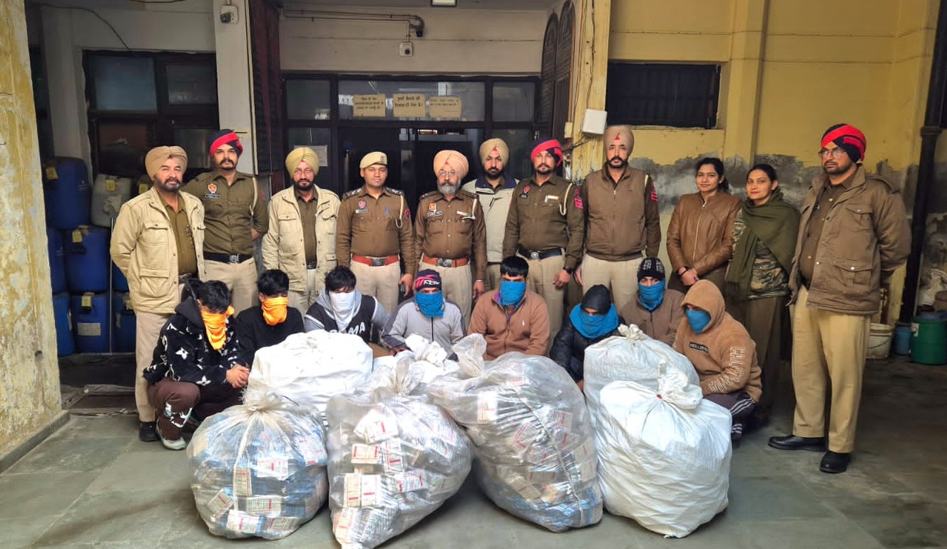 1,80,000 ਨਸ਼ੀਲੀਆਂ ਗੋਲ਼ੀਆਂ ਸਣੇ 8 ਮੁਲਜ਼ਮ ਚੜ੍ਹੇ ਪੁਲਸ ਅੜਿੱਕੇ